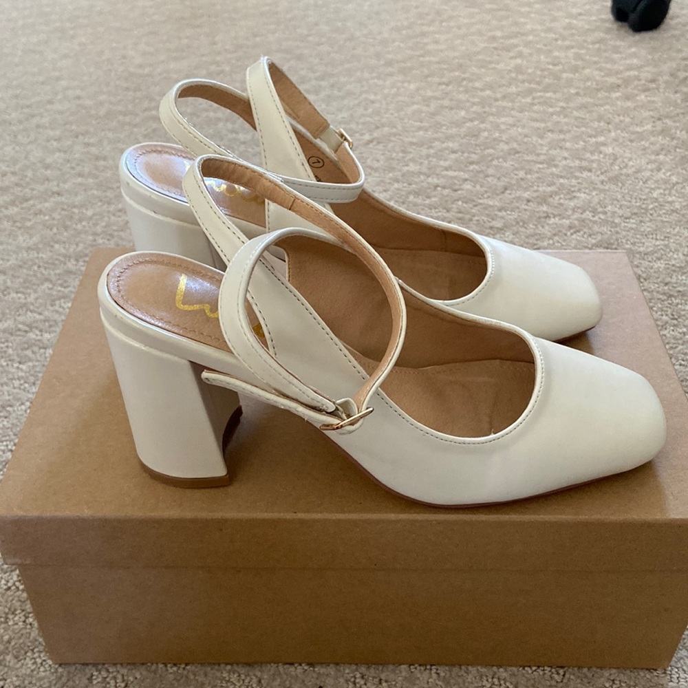 Lulus off white heels (3inches) Size 7